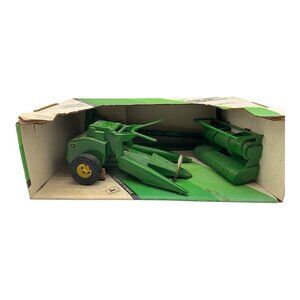 Ertl John Deere Forage Harvester 1/16 Scale NIB Vintage Farm Toy Collectible